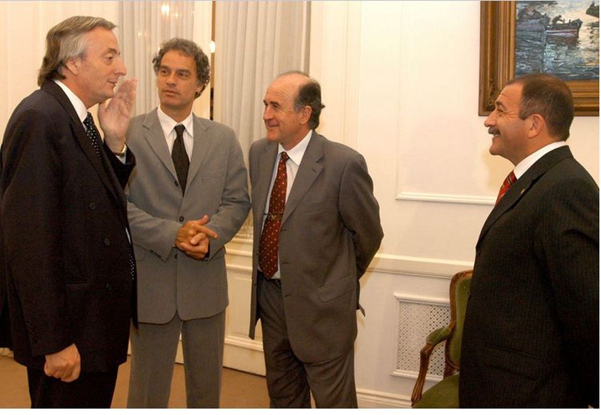 Néstor Kirchner, Aníbal Ibarra, Oscar Parrilli y Luis Juez. Néstor Kirchner, Aníbal Ibarra, Oscar Parrilli y Luis Juez.
