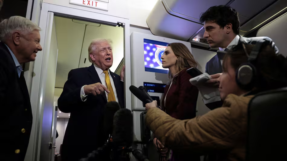 Donald Trump a bordo del Aire Force One | GENTILEZA EFE Donald Trump a bordo del Aire Force One | GENTILEZA EFE