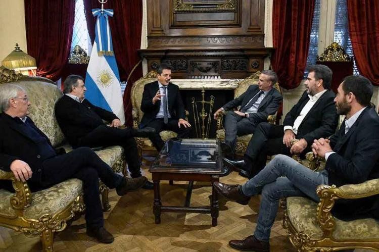 Massa reunido con los líderes de JxC.