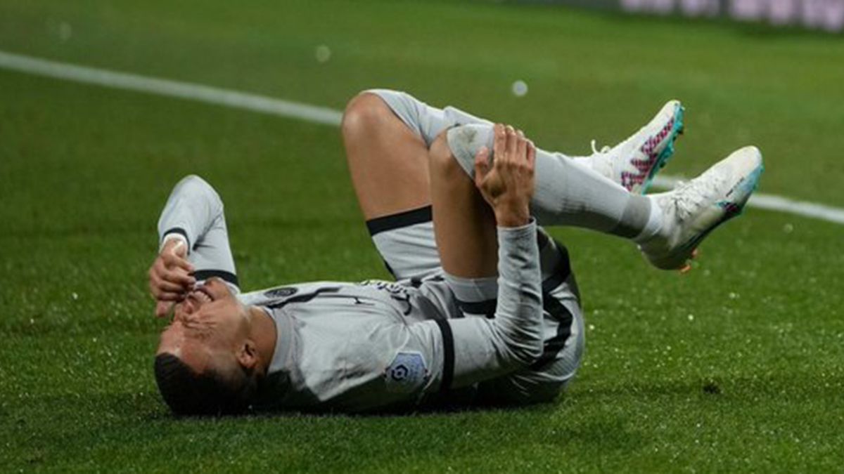 El París Saint Germain (PSG) volvió a la victoria frente al Montpellier 3-1 por la Ligue 1 de Francia pero hay mucha preocupación por la lesión de Kylian Mbappé.