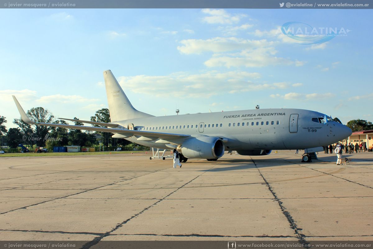 Boeing 737 matrícula T-99. Boeing 737 matrícula T-99.