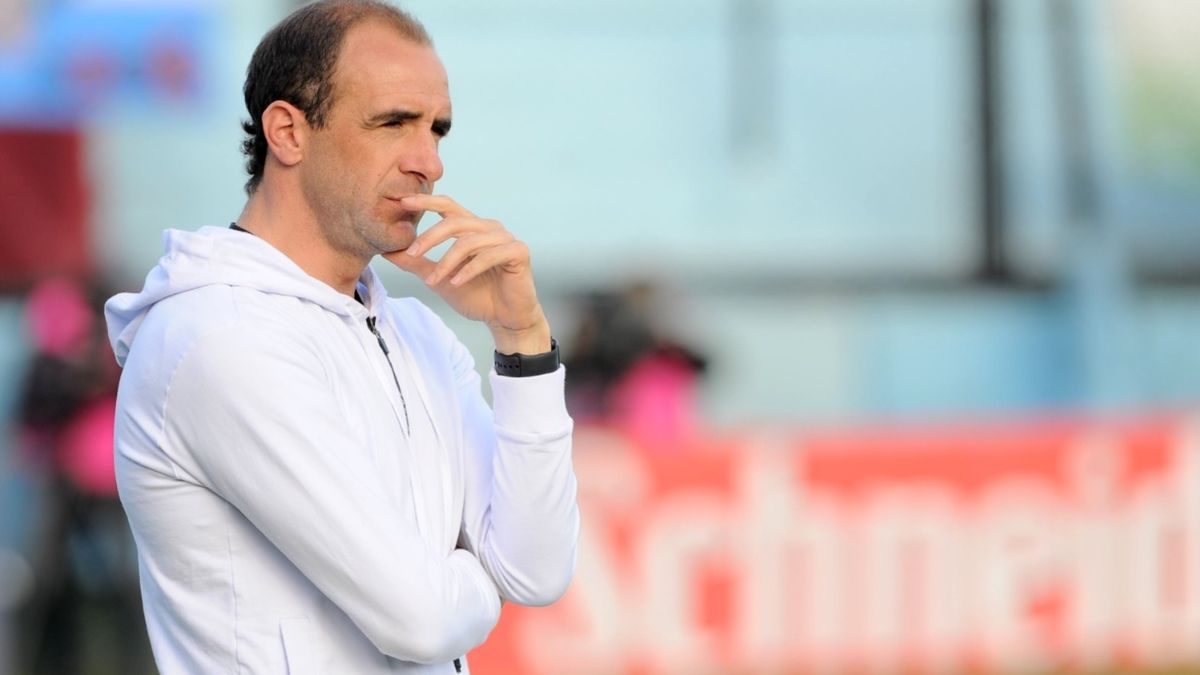 Aldosivi atraviesa una dura crisis institucional y futbolística que arrancó con la quema autos, ahora, echó al DT Leandro Somoza.