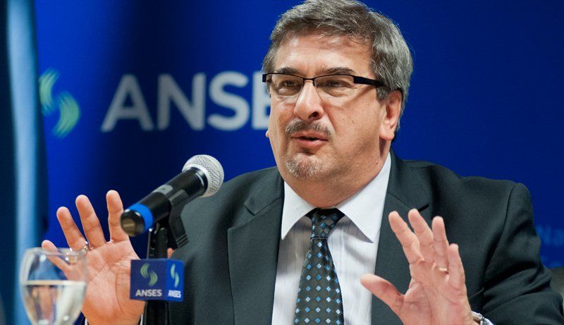 Alfredo Scoccimarro corrió para frenar el rumor sobre la parálisis facial de Cristina Fernández de Kirchner. (Foto Foto NA: DAMIAN DOPACIO)