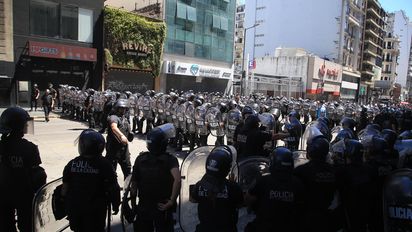 Furia piquetera: Detenidos, tensión y policía atropellado