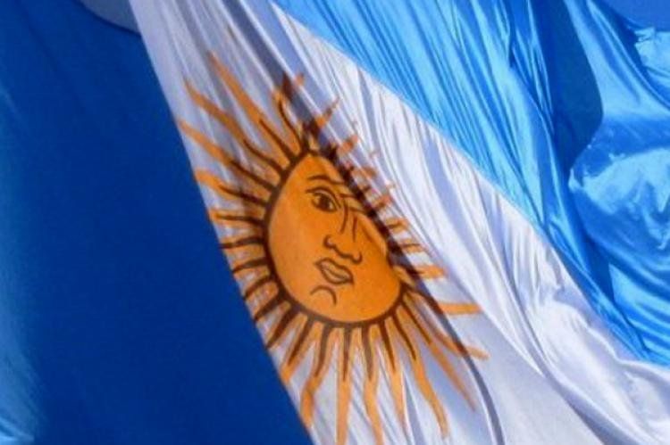 Los miles y miles que se manifestarán esta noche no son golpistas. Ni amigos de los genocidas. Ni simpatizantes de las corporaciones. Ni nada de todo eso que la Administración Cristina se empeña en afirmar para estigmatizar a los ciudadanos con voluntad d