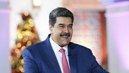 altText(Con 12 horas para juntar firmas, Nicolás Maduro ni se inmuta)}