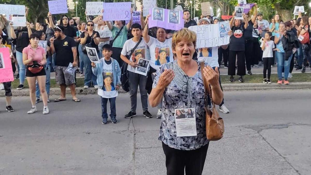 Este jueves, Claudina, la mamá de Sofía, buscó ayuda en la Fiscalía Federal y pidió celeridad. Este jueves, Claudina, la mamá de Sofía, buscó ayuda en la Fiscalía Federal y pidió celeridad.