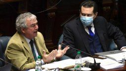 altText(Frente Amplio no puede contra Lacalle Pou y ataca a ministro)}