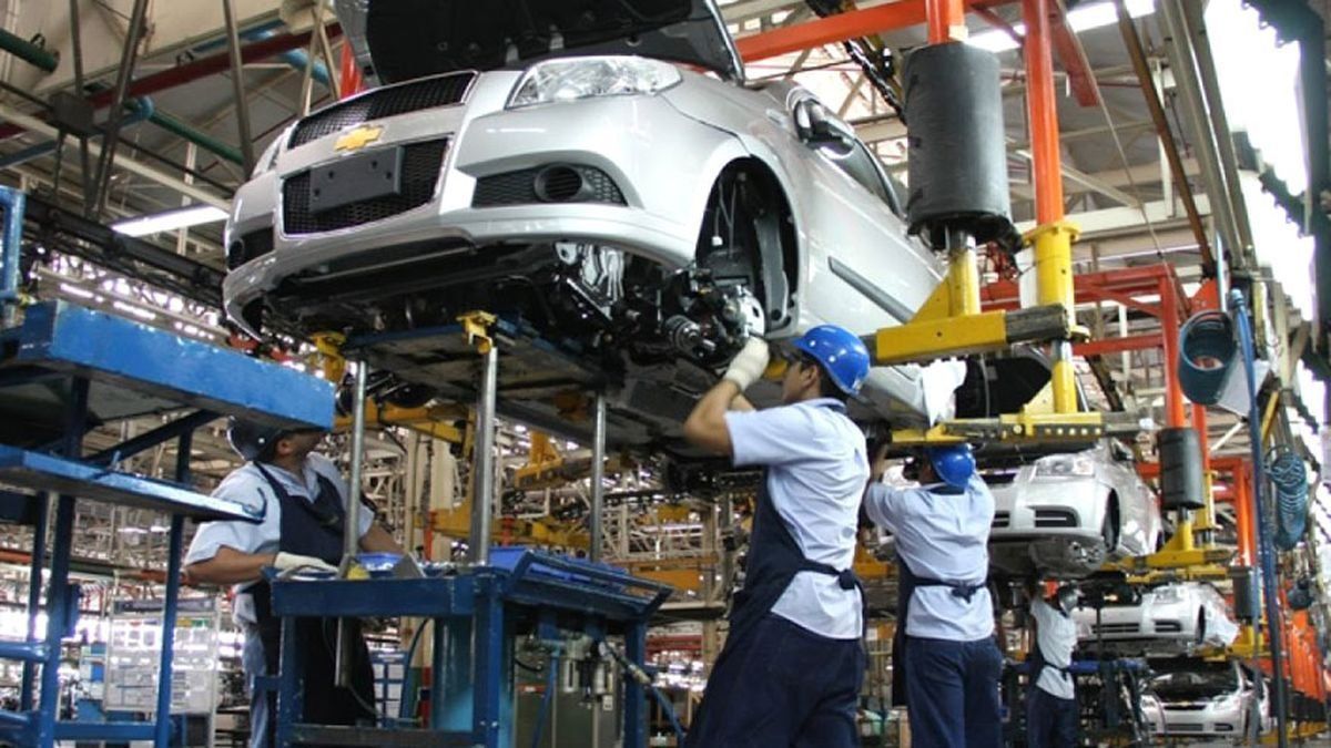 SMATA estima que la actividad automotriz ya cayó 27% en el año