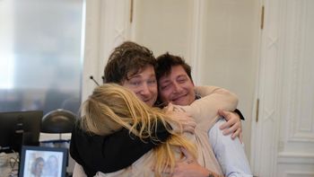 Piden que se investigue presunto vínculo de Javier Milei y Santiago Caputo con Flybondi. Piden que se investigue presunto vínculo de Javier Milei y Santiago Caputo con Flybondi.