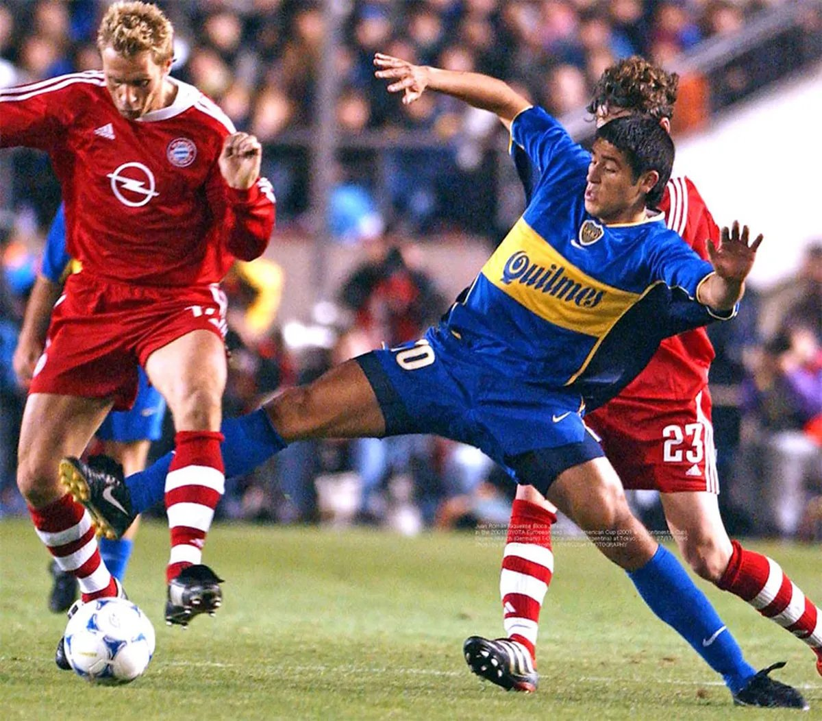 Boca y Bayern Múnich definieron al campeón del mundo del año 2001. Boca y Bayern Múnich definieron al campeón del mundo del año 2001.
