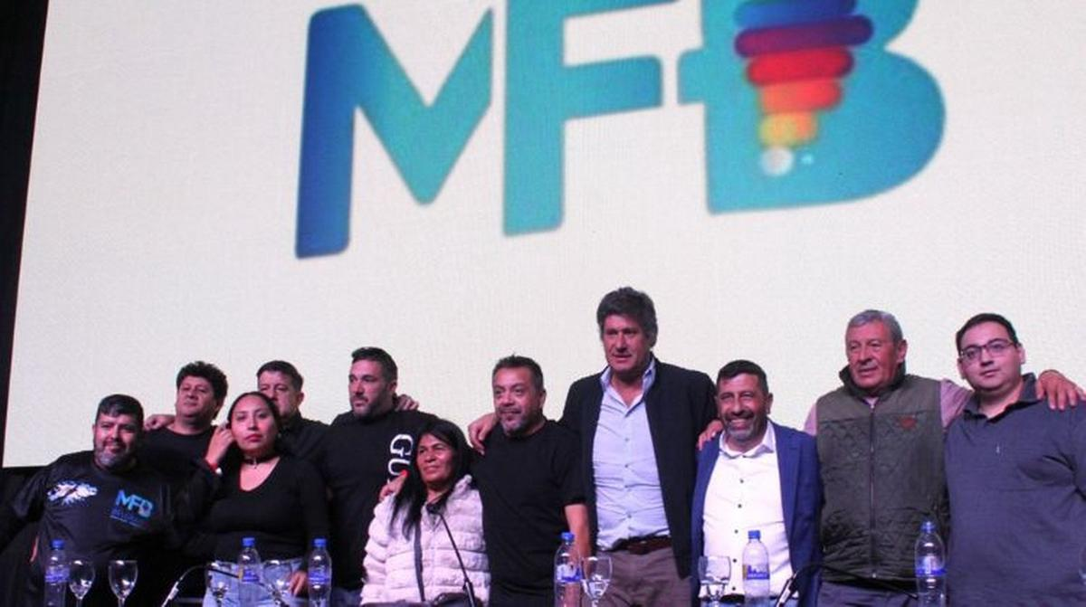 Dirigentes del peronismo debatieron en Rosario cómo reconstruir una alternativa competitiva frente al gobierno de Javier Milei. Dirigentes del peronismo debatieron en Rosario cómo reconstruir una alternativa competitiva frente al gobierno de Javier Milei.