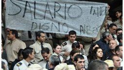 altText(Provocación: El Gobierno faltó a la cita con gendarmes y prefectos)}