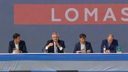 Alberto Fernández encabezó el acto junto a Tombolini, Kicillof e Insaurralde, entre otros.