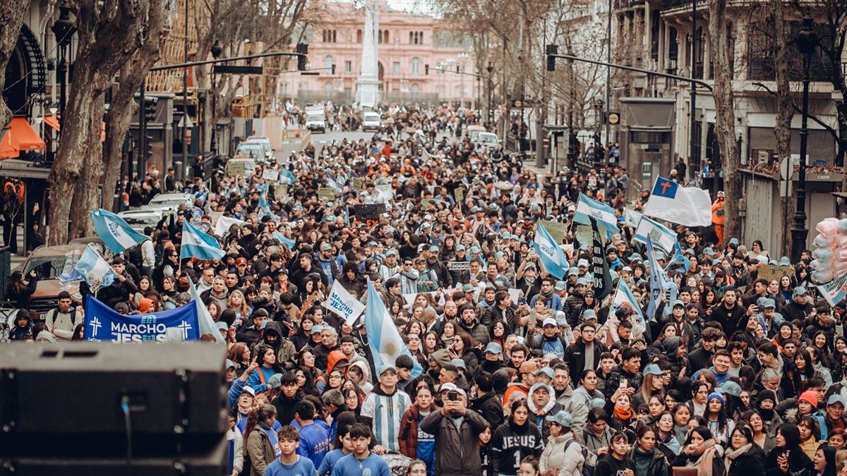 Una multitud colm&oacute; las calles de Buenos Aires en una hist&oacute;rica edici&oacute;n de Marcho por Jes&uacute;s para compartir una jornada de fe y oraci&oacute;n.
