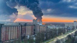 altText(Crece el misterio: Más incendios en sitios clave de Rusia)}