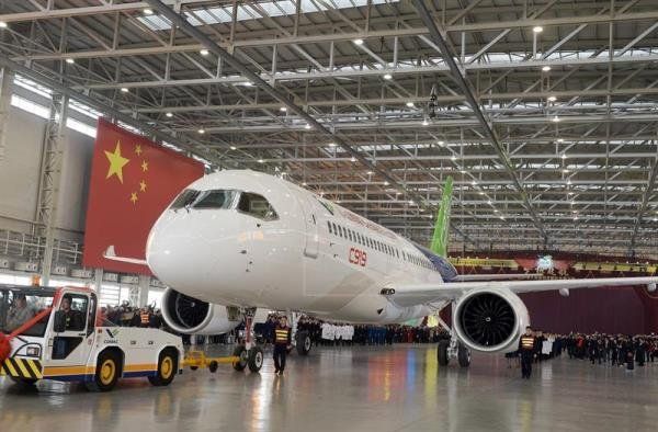 China y su primer avión de pasajeros regional. 