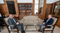 Santilli junto al gobernador Frigerio. Santilli junto al gobernador Frigerio.