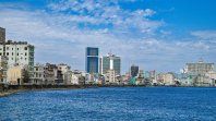 Cuba enfrenta una crisis turística cada vez más profunda, marcada por la caída de visitantes, menos vuelos, hoteles cerrados y el impacto del ultimátum de Trump contra GAESA. Cuba enfrenta una crisis turística cada vez más profunda, marcada por la caída de visitantes, menos vuelos, hoteles cerrados y el impacto del ultimátum de Trump contra GAESA.