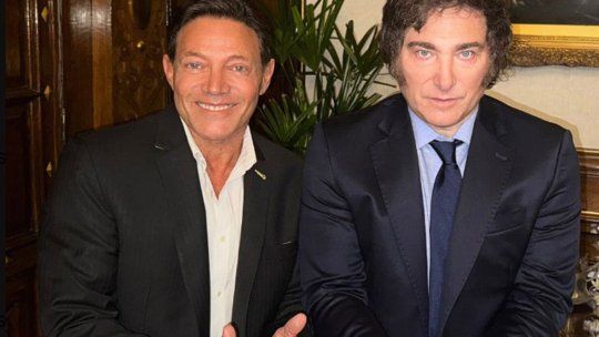 Javier Milei con Jordan Belfort, el verdadero lobo de Wall Street.