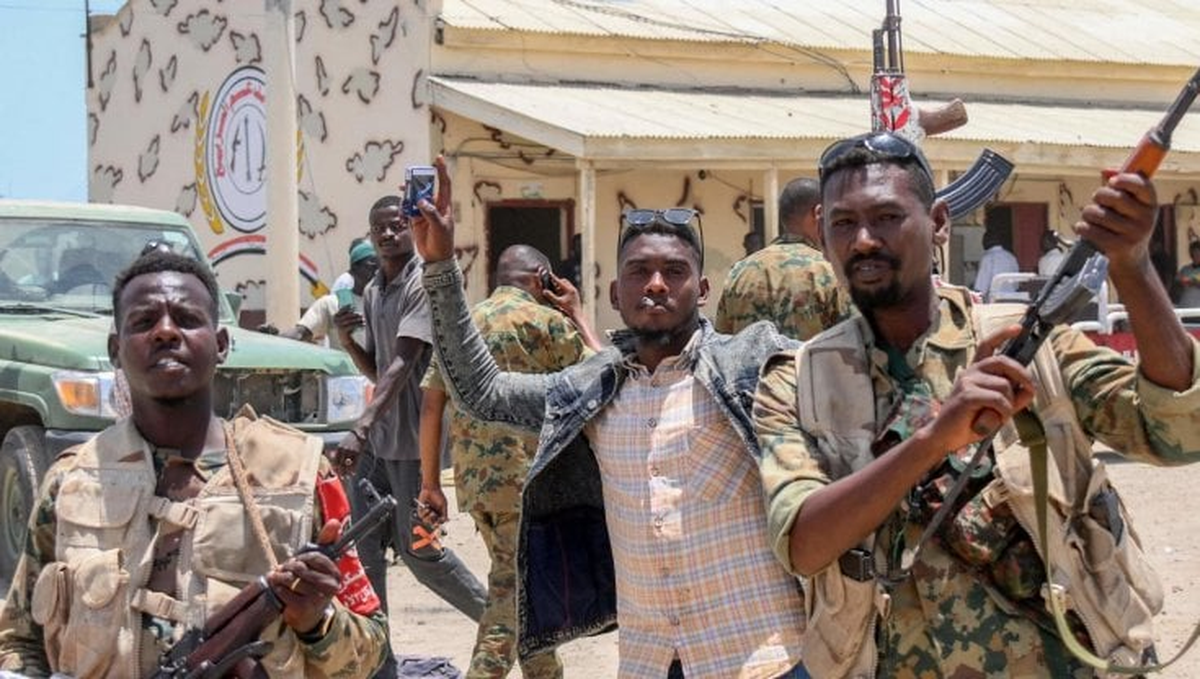 Desastre humanitario en Sudán por el choque de el ejercito nacional y fuerza paramilitar.