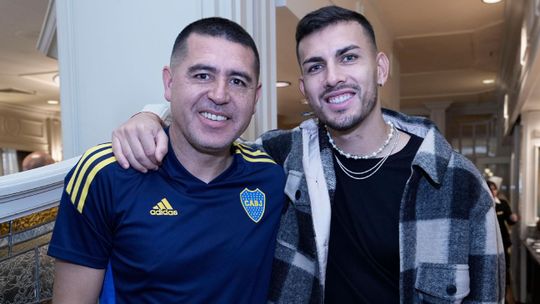 Paredes habló con Riquelme y le dio su bendición a un entrenador para que sea el conductor de Boca. Paredes habló con Riquelme y le dio su bendición a un entrenador para que sea el conductor de Boca.