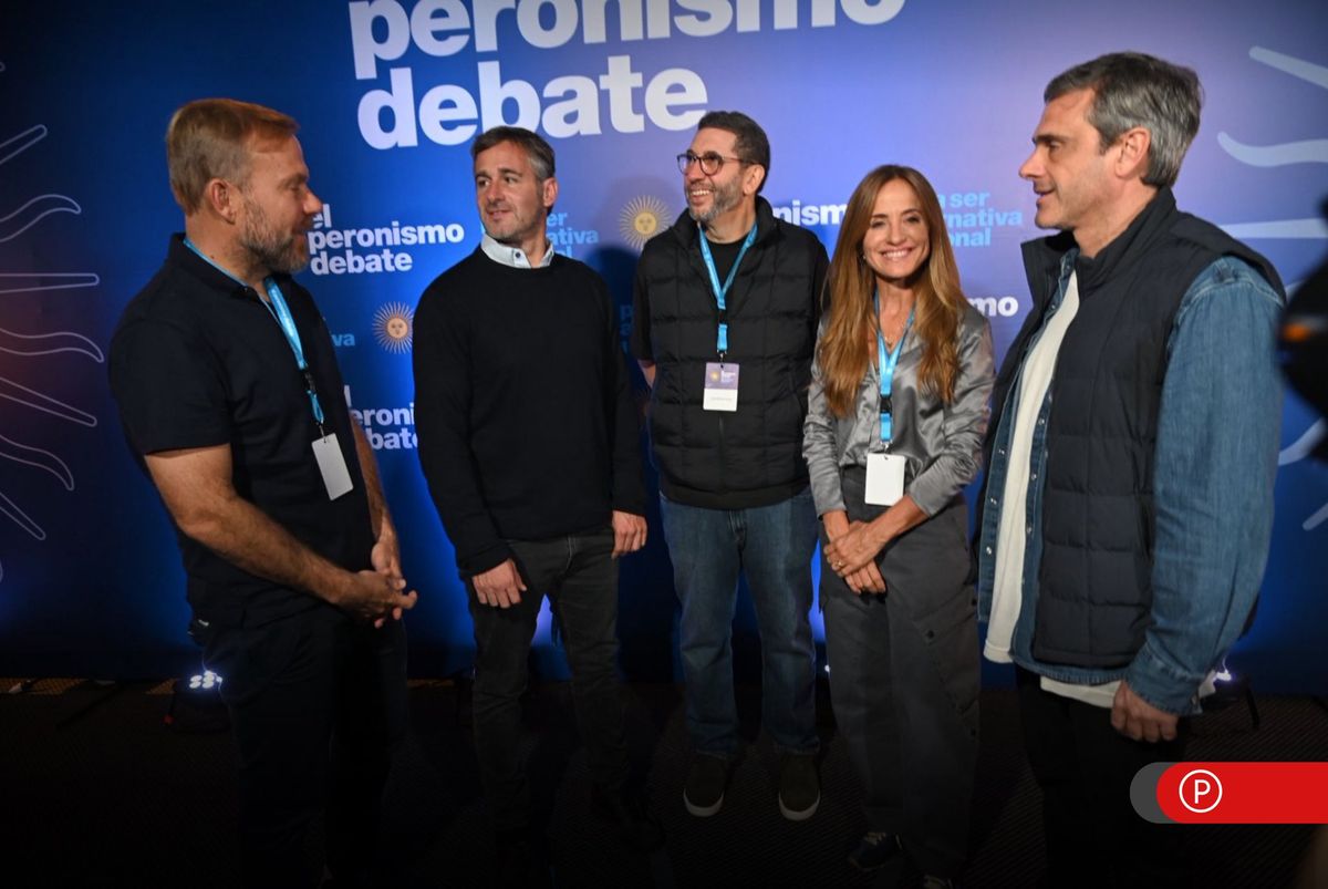 De der. a izq.: Guillermo Michel, Victoria Tolosa Paz, Juan Manuel Olmos, Federico Achával y Gastón Granados.