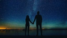 Hoy, en San Valentín, el planeta más caliente del Sistema Solar y uno de los más gélidos saldan sus diferencias y se podrán apreciar juntos desde la perspectiva de la Tierra.