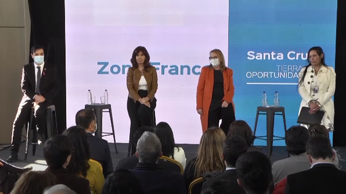CFK y Alicia Kirchner en el acto (Foto: captura de video).