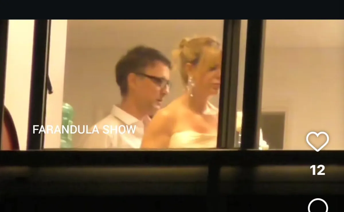 Marianela Mirra con vestido de novia durante la ceremonia de unión civil con José Alperovich Marianela Mirra con vestido de novia durante la ceremonia de unión civil con José Alperovich