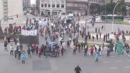altText(El Polo Obrero rompe la cuarentena en el Obelisco y exigen que los reciba Arroyo)}
