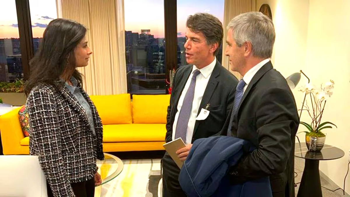 Luis Caputo con Nicolás Posse y Gita Gopinath Luis Caputo con Nicolás Posse y Gita Gopinath