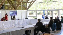 altText(Alberto F. se reunió con el comité de expertos médicos y científicos previo a los anuncios de este viernes 17/07)}