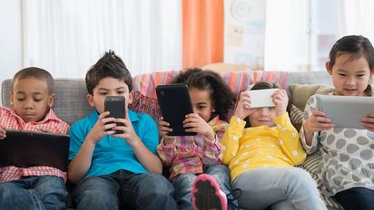 Día del Niño: Por un buen uso del teléfono móvil en el aula y en el hogar