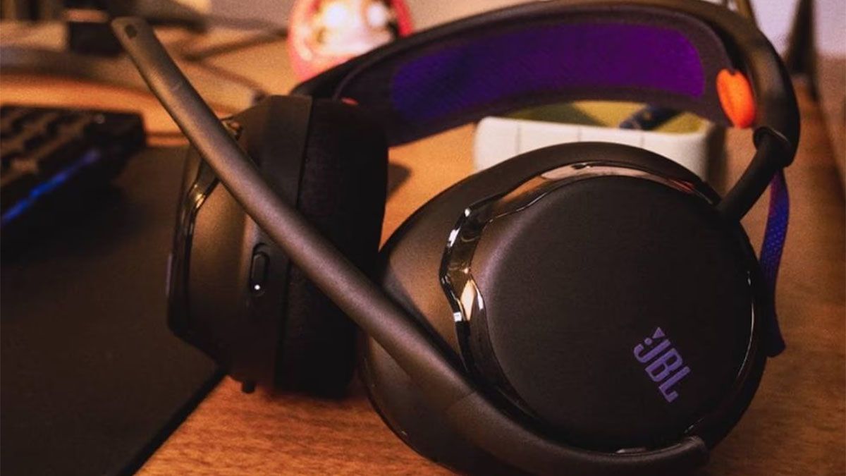 Los auriculares con Inteligencia Artificial (IA) fueron desarrollados por la Universidad de Washington permiten escuchar muchas voces y suprimir ruidos molestos. Los auriculares con Inteligencia Artificial (IA) fueron desarrollados por la Universidad de Washington permiten escuchar muchas voces y suprimir ruidos molestos.