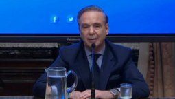 altText(Tras el pedido del PJ, Pichetto renunció a la presidencia del bloque)}