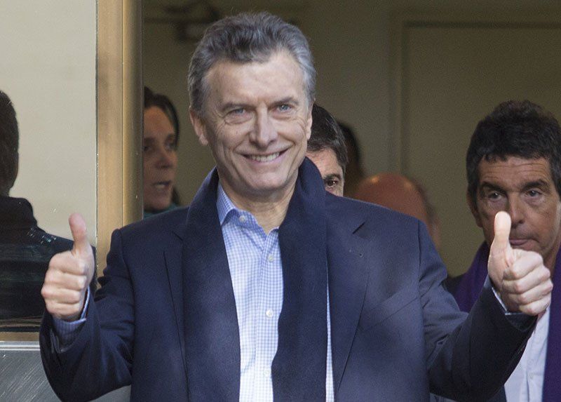 23/06/2016: El presidente Mauricio Macri se retira del Sanatorio Agote luego de la operacion de rodilla. Foto NA: DAMIAN DOPACIO