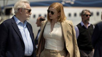 Atrás Zara, el lujo silencioso y el Old money llegaron para quedarse: Las tendencias de moda que emergieron a partir de la pandemia, y que ahora son furor por la serie Succession Atrás Zara, el lujo silencioso y el Old money llegaron para quedarse: Las tendencias de moda que emergieron a partir de la pandemia, y que ahora son furor por la serie Succession