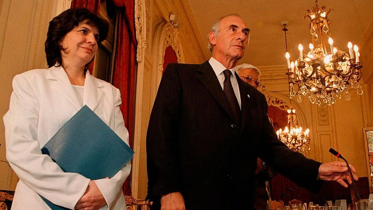 Patricia Bullrich con Fernando de la Rúa en la época de la Alianza que anunció el blindaje pero no pudo evitar la crisis de diciembre de 2001. Patricia Bullrich con Fernando de la Rúa en la época de la Alianza que anunció el blindaje pero no pudo evitar la crisis de diciembre de 2001.