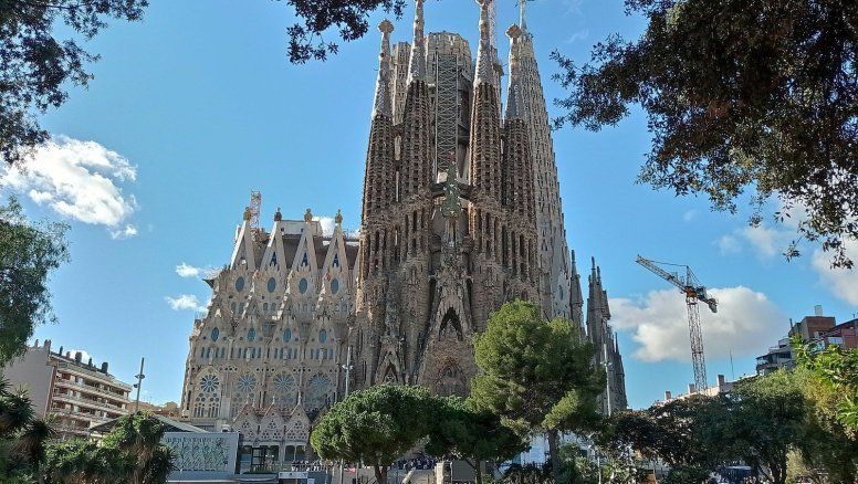 El mejor momento para visitar Barcelona: la Sagrada Familia culmina su obra con el Papa León XIV
