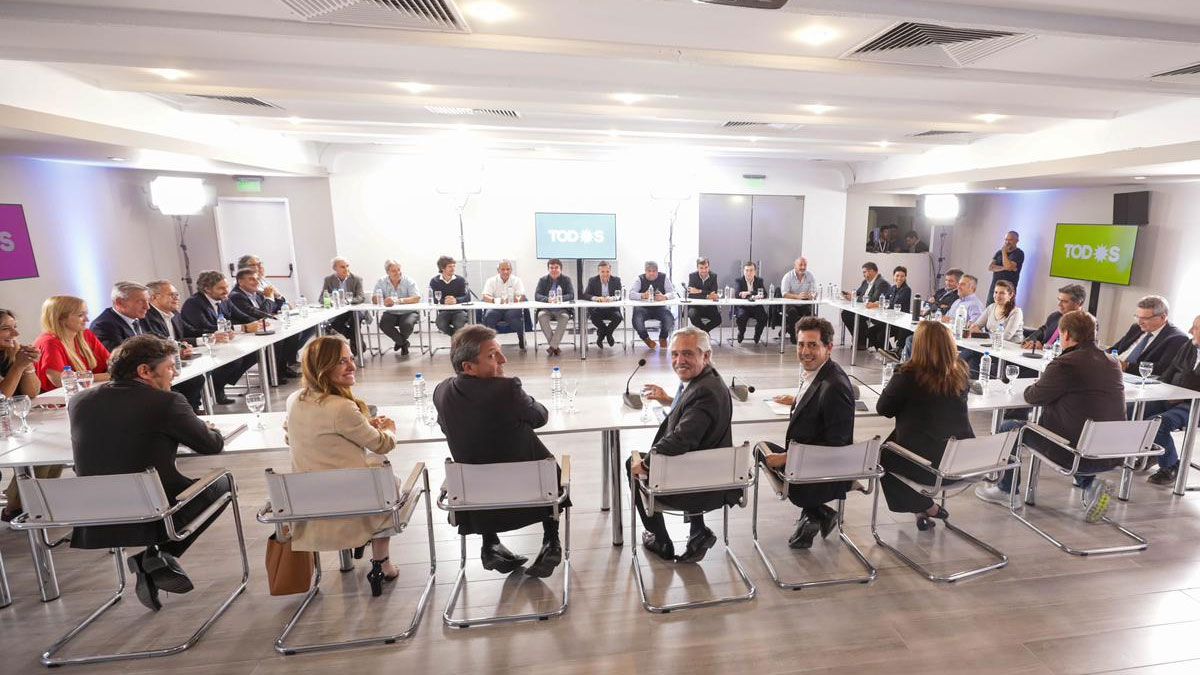 El presidente Alberto Fernández encabezó el jueves la reunión de la la mesa política del FdT.