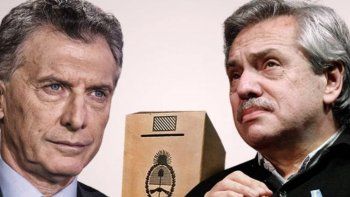 Encuesta: 34.9% cree que la suba del dólar es 'intencional' del Gobierno y otro 19% cree que es por incapacidad