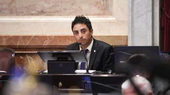 Enzo Fullone, senador de La Libertad Avanza y una polémica afirmación para defender la reforma de la Ley de Glaciares. Enzo Fullone, senador de La Libertad Avanza y una polémica afirmación para defender la reforma de la Ley de Glaciares.