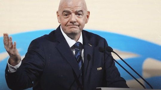 Gianni Infantino parece no saber que hacer con el delicado conflicto Palestina-Israel.