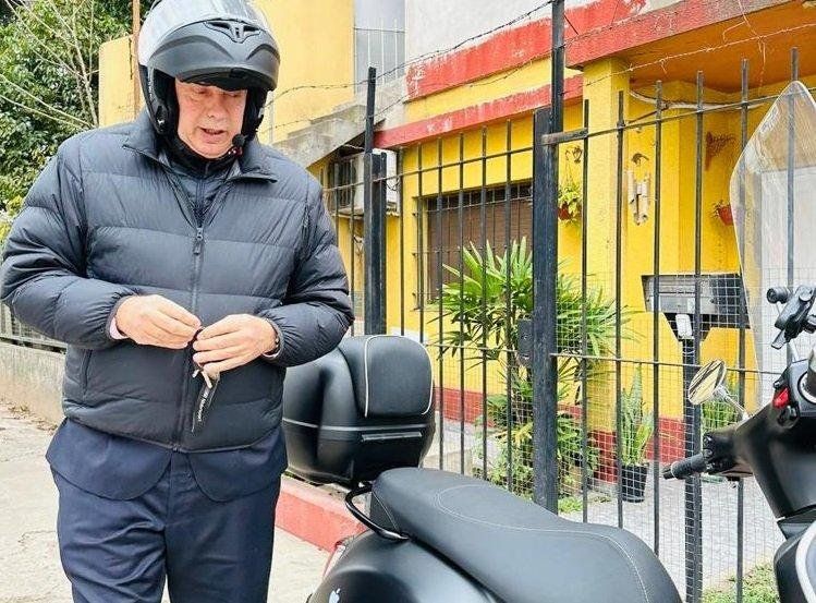 Mauricio D’Alessandro recorre San Martín en moto