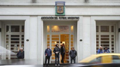 AFA: Tapia busca vender el edificio para olvidar a Grondona