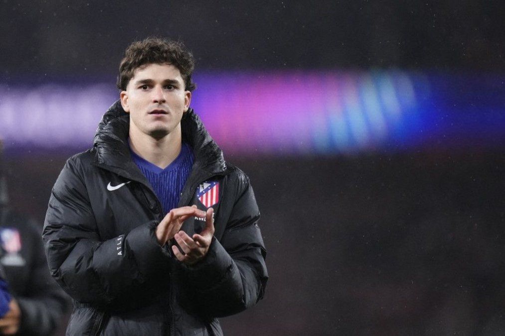 Las versiones sobre un posible desgaste de Julián Álvarez con el proyecto del Grupo Apollo alimentan los rumores de una salida y mantienen abierto el debate sobre su futuro en Atlético de Madrid. Las versiones sobre un posible desgaste de Julián Álvarez con el proyecto del Grupo Apollo alimentan los rumores de una salida y mantienen abierto el debate sobre su futuro en Atlético de Madrid.