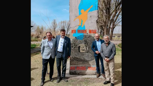 Muro de Berlín en Agrelo, Mendoza.