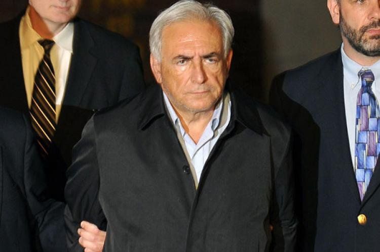 Dominique Strauss-Kahn saliendo de una comisaría en New York (15/05/2011).