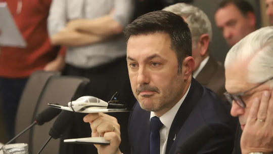 Lo que promete ser el próximo escándalo de corrupción de la era libertaria golpea directamente al ministro de Defensa, Luis Petri. Lo que promete ser el próximo escándalo de corrupción de la era libertaria golpea directamente al ministro de Defensa, Luis Petri.